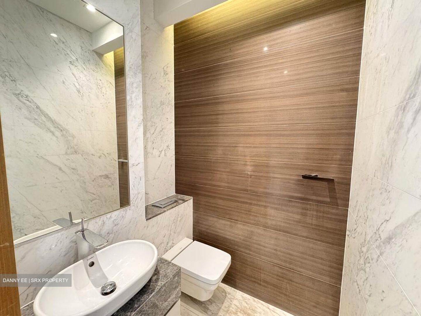 111 Emerald Hill (D9), Apartment #568772211